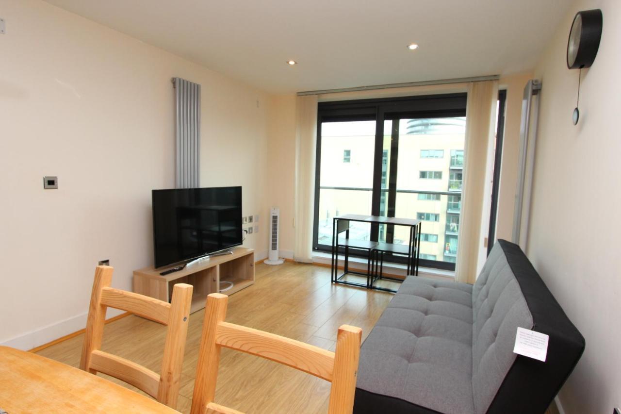 Lovely 2 Bedroom Apartment With Amazing Views In E14 London Bagian luar foto